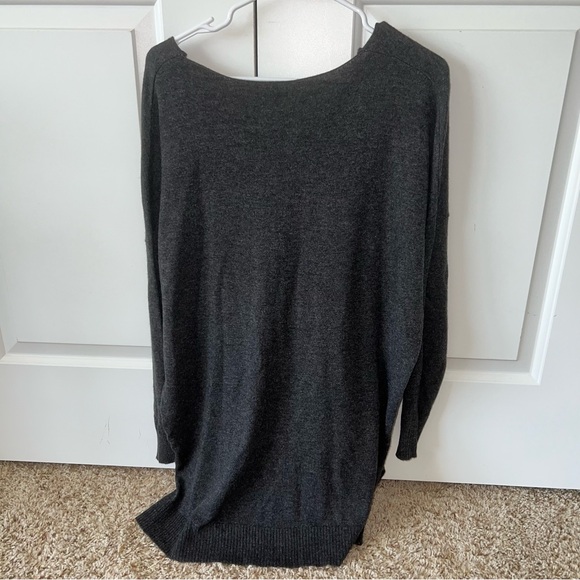 NWOT! Charlotte Russe - Dark Grey V-Neck Sweater - M - Picture 3 of 3